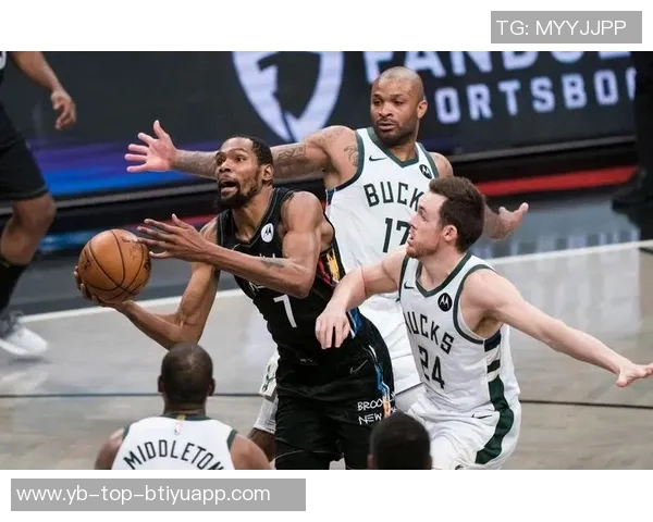 杜兰特强调沟通在逆转胜利中的关键作用与球队团结的重要性 杜兰特强调沟通在逆转胜利中的关键作用与球队团结的重要性