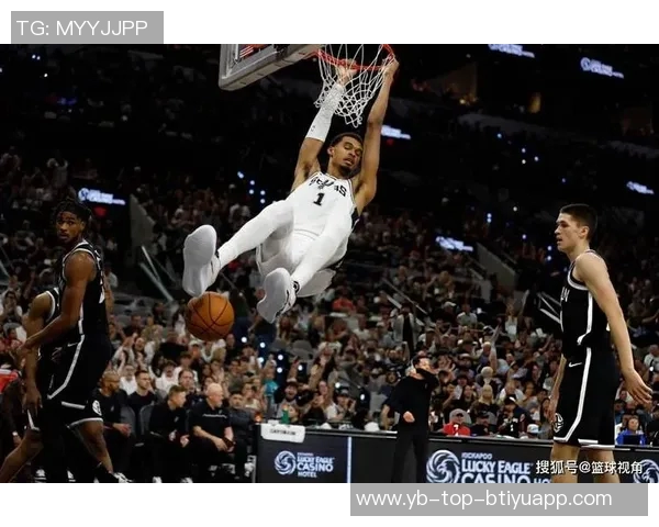 哈珀表现惊艳全场16中10砍下22分6助助力球队完成关键反超
