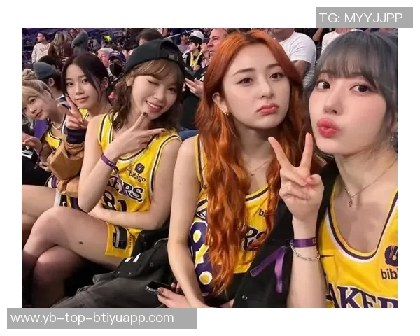 穿077球衣的女球迷晒打球美照展现对篮球的热爱与激情