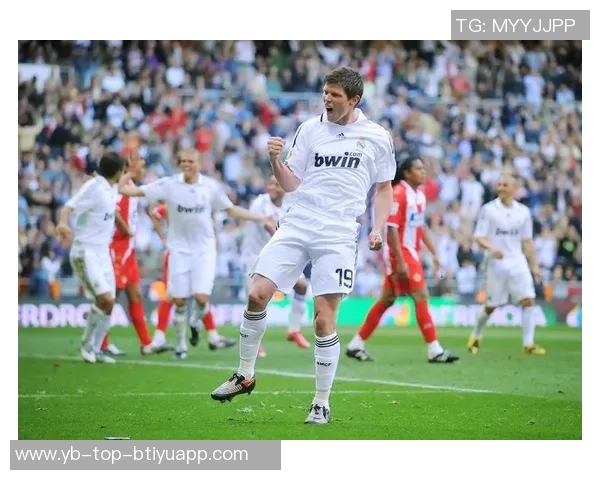 亨特对阵旧主表现出色9投6中斩获16分4篮板2抢断三分命中率50