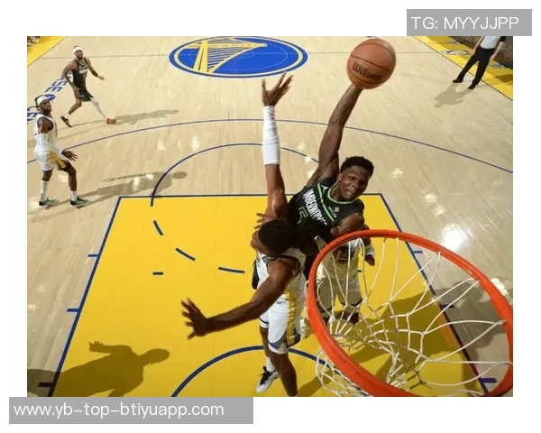 爱德华兹半场状态低迷仅得7分四项数据表现平平引发关注 爱德华兹半场状态低迷仅得7分四项数据表现平平引发关注